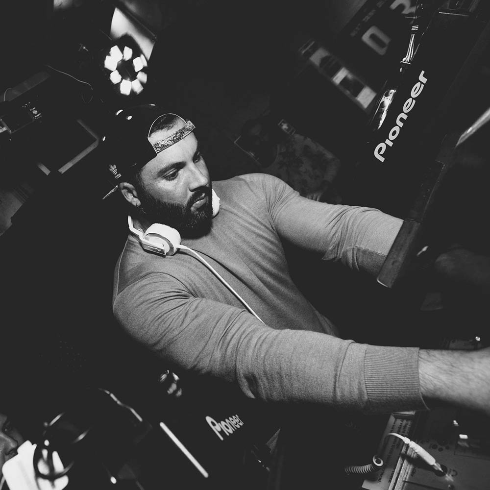 Paid DJ Gigs In London Through LSA