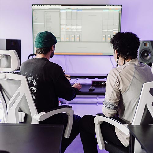 Music Production College vs. Online Courses: Pros and Cons