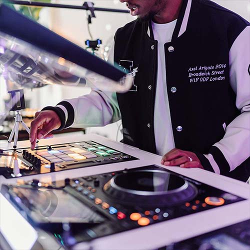 Group Beginner DJ Course in London